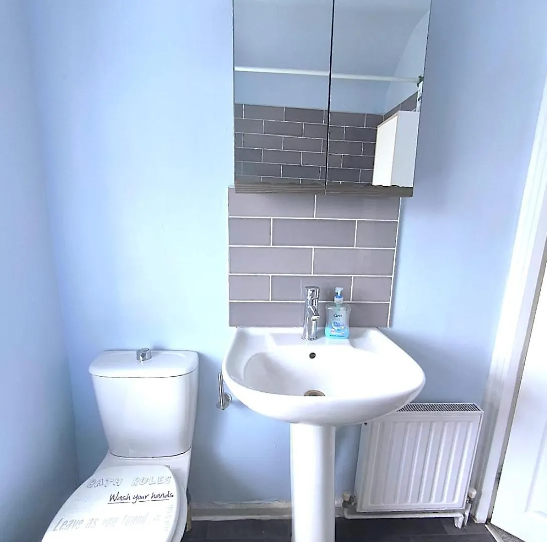 Spacious Triple Bedroom 10 Min From Station Dagenham 0*,  United Kingdom