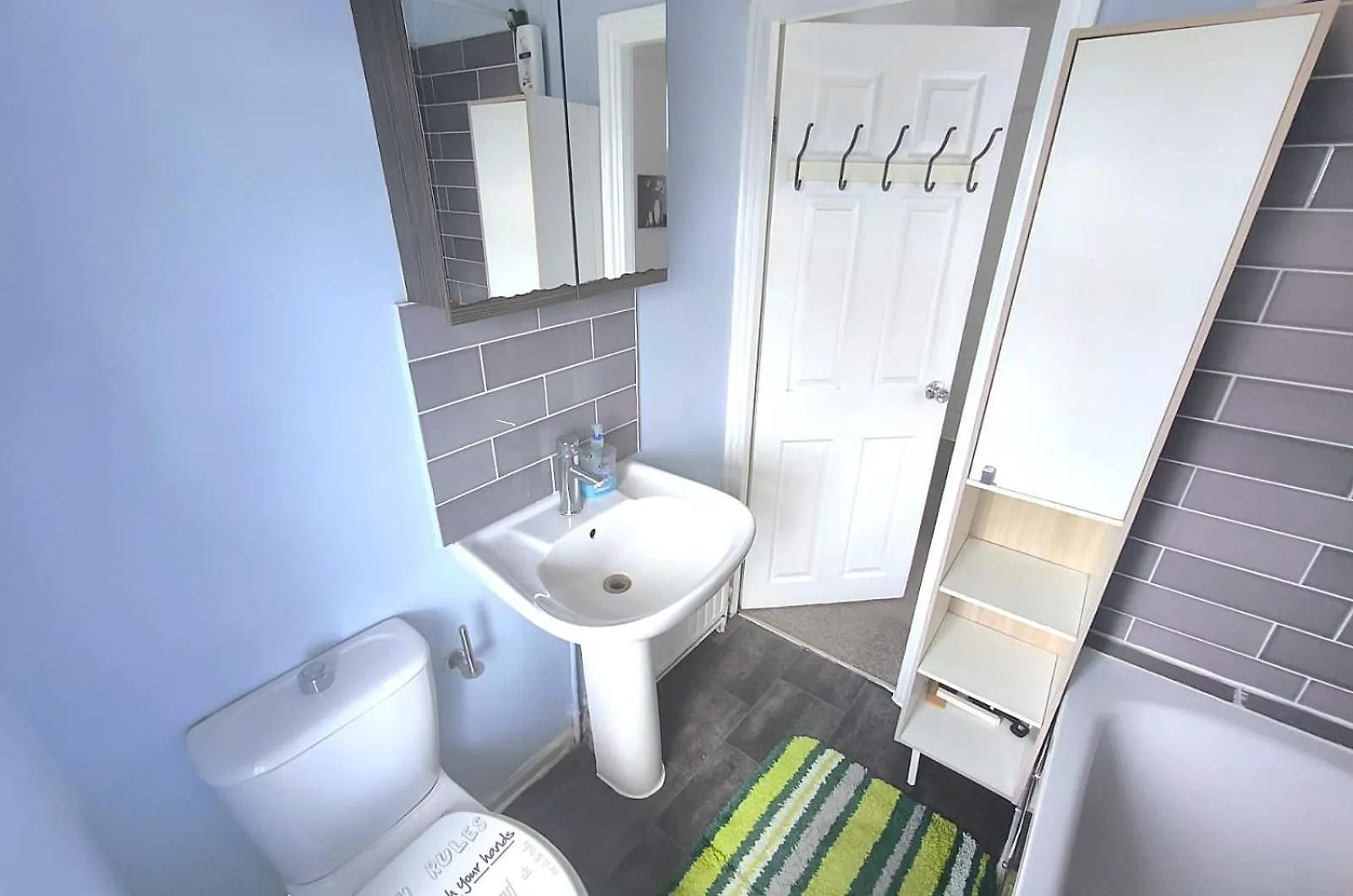 Spacious Triple Bedroom 10 Min From Station Dagenham 0*,
